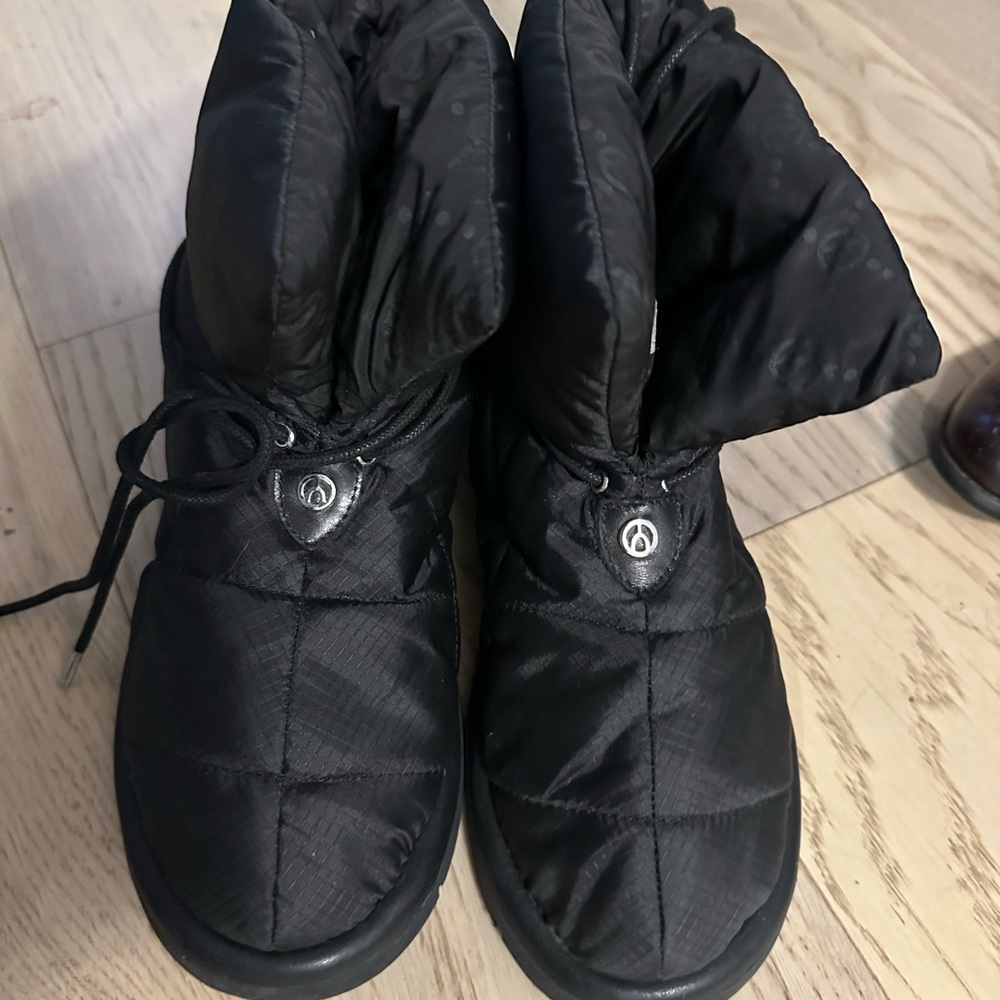 Cozy Black Quilted Boots